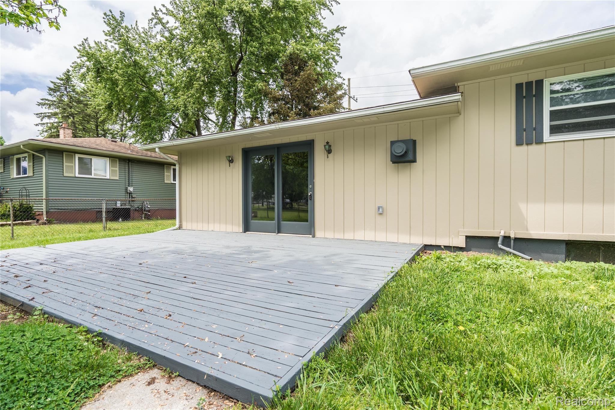 4265 Highland Road Milford, MI 48380 - Photo 8 of 85 DSC02845.jpg