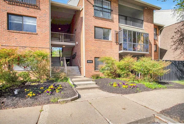 $2,500 | 302 Hilltop Lane, Unit K, Annapolis, MD 21403