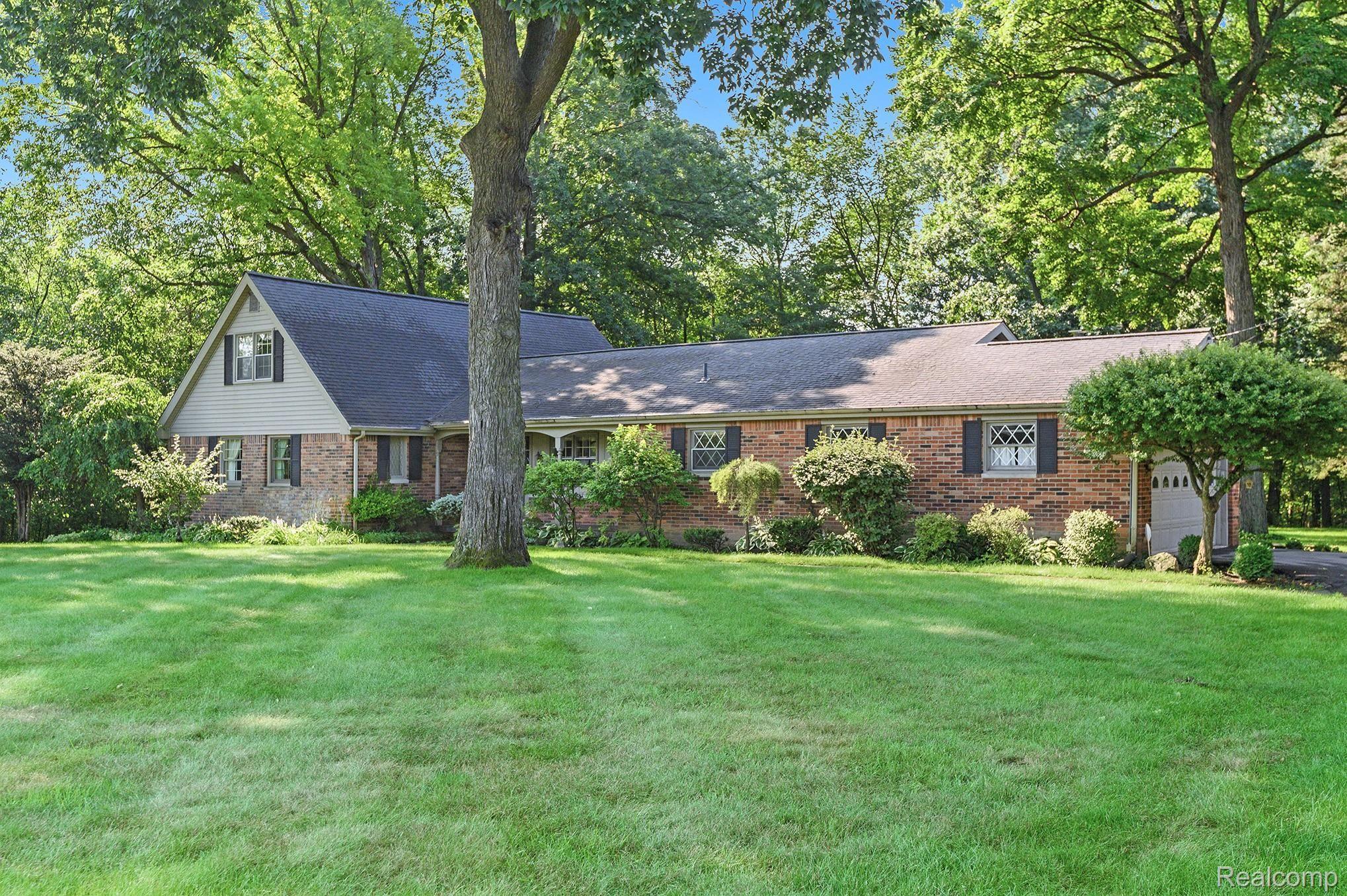 606 East Rolston Road Linden, MI 48451 - Photo 10 of 35 25 (2).jpg