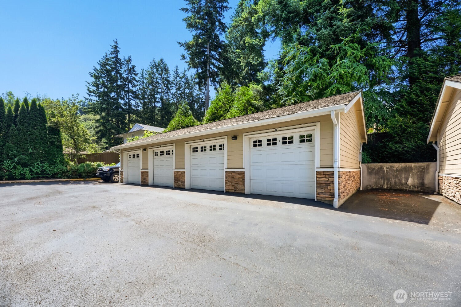 8535 Avondale Road Northeast, Unit A204 Redmond, WA 98052 - Photo 4 of 34