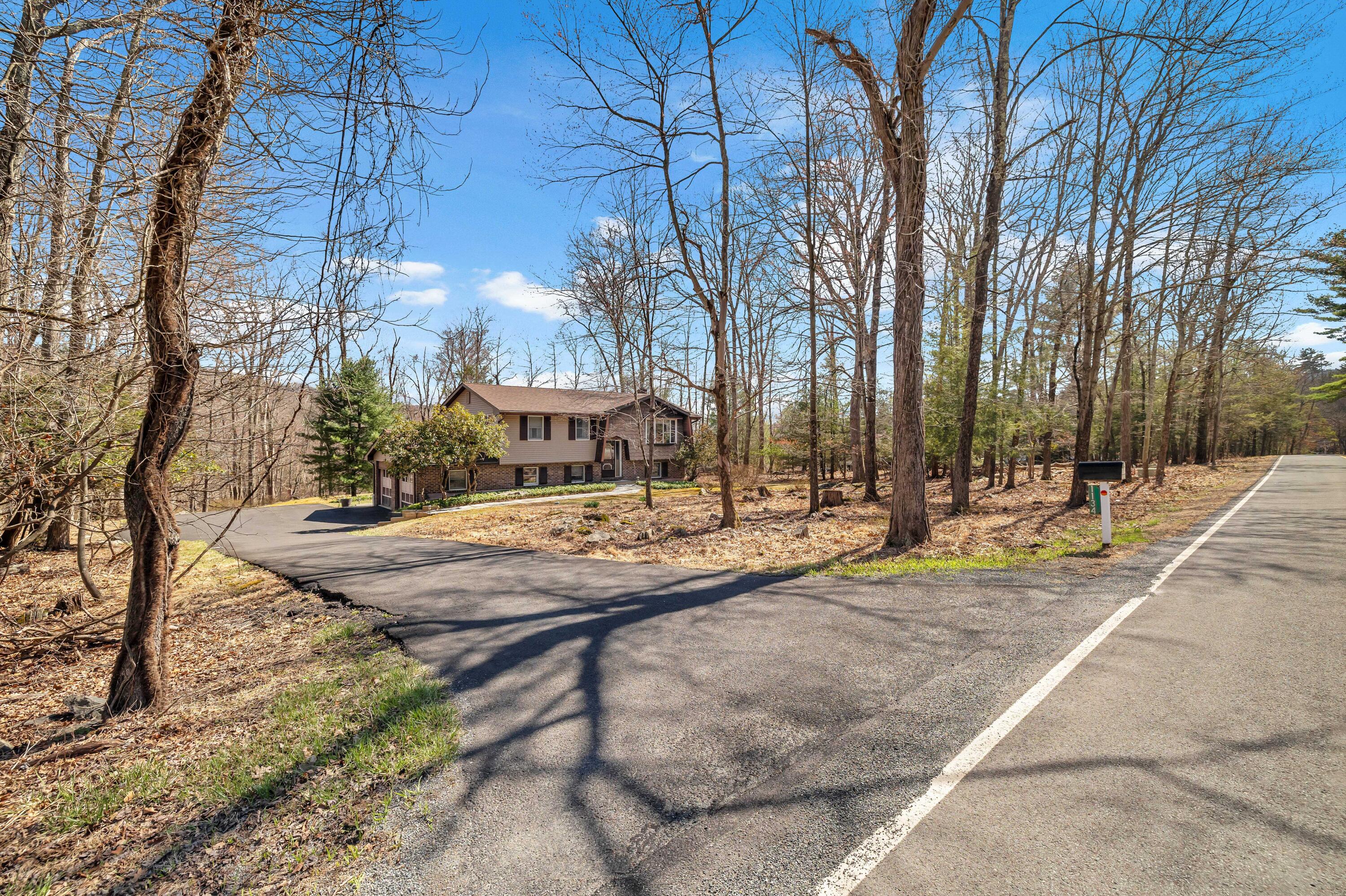 1134 Scotrun Drive Scotrun, PA 18355 - Photo 3 of 34 02-Photo-2