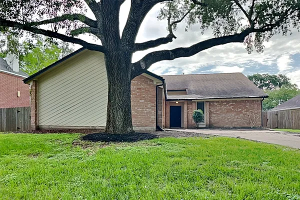 $2,025 | 6214 Arcadian Shores Drive, Houston, TX 77084