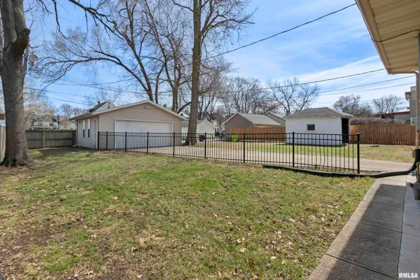 $245,000 | 1210 North Elmwood Avenue, Peoria, IL 61606