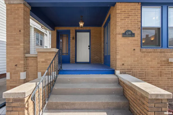 $245,000 | 1210 North Elmwood Avenue, Peoria, IL 61606