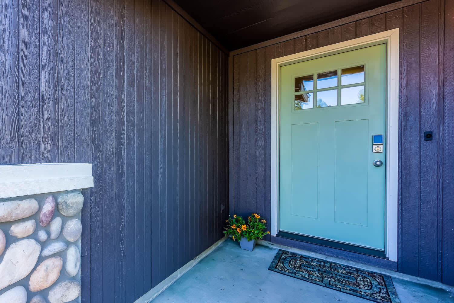 16423 Riley Drive La Pine, OR 97739 - Photo 2 of 20 2-3hM3BcyHTmZGHcOYG6cg_16423-Riley-Dr-En