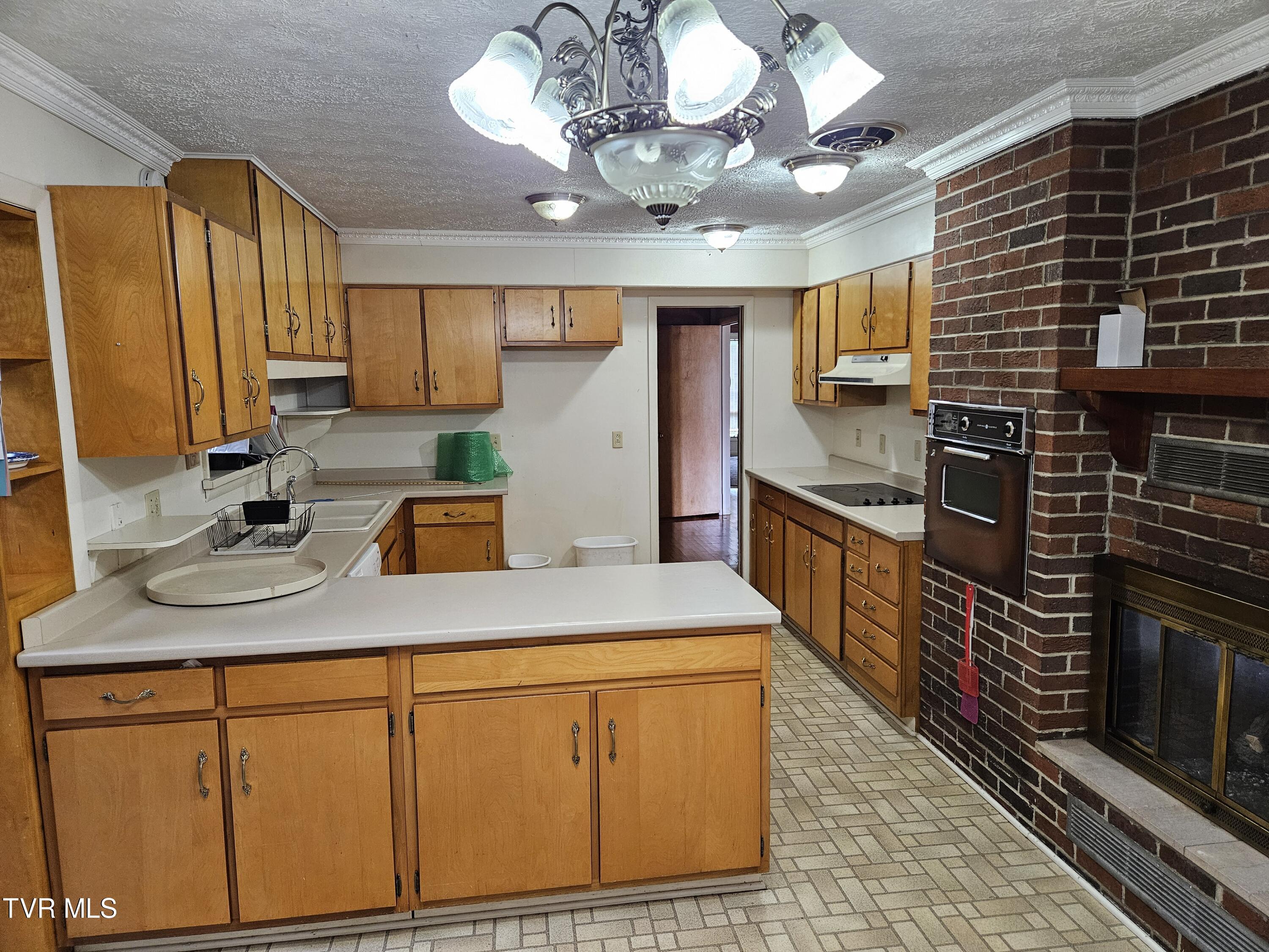 6625 Birchfield Road Wise, VA 24293 - Photo 10 of 38 KITCHEN