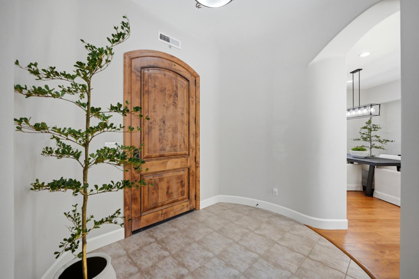 2645 Muirfield Way Gilroy, CA 95020 - Photo 4 of 51