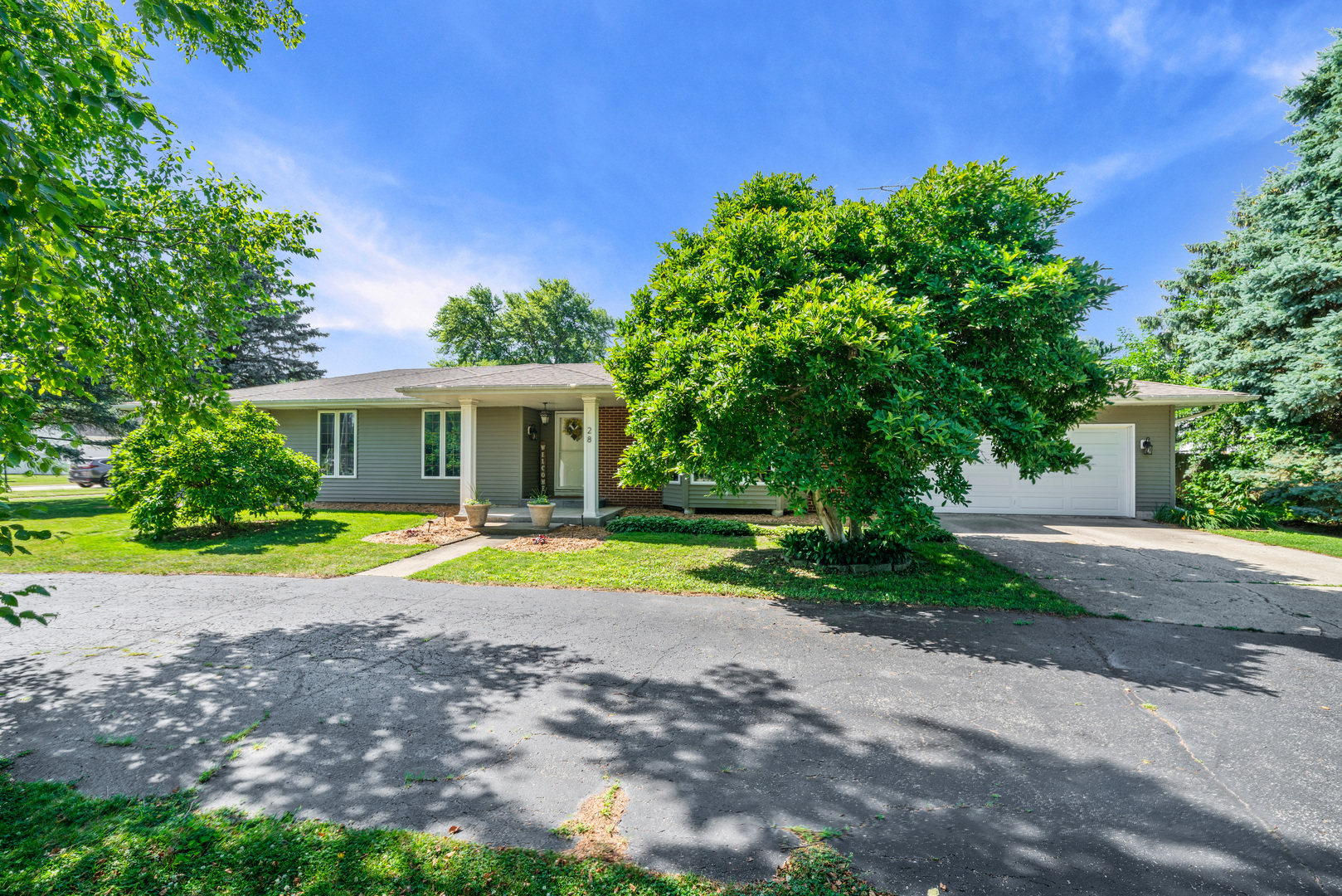 28 Lions Road Sandwich, IL 60548 - Photo 2 of 58 Gallery Image 2
