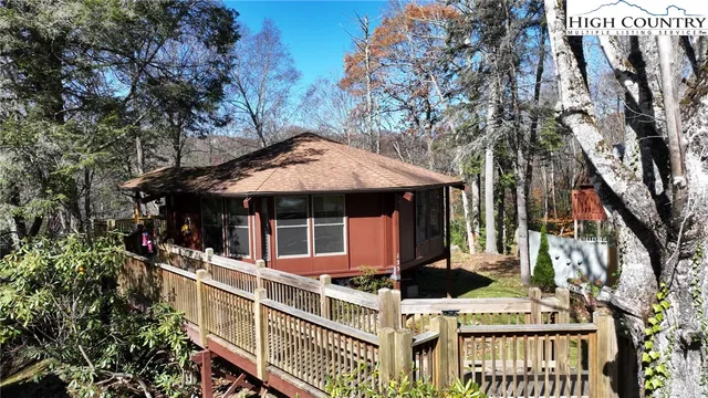 a view of a garden with plants