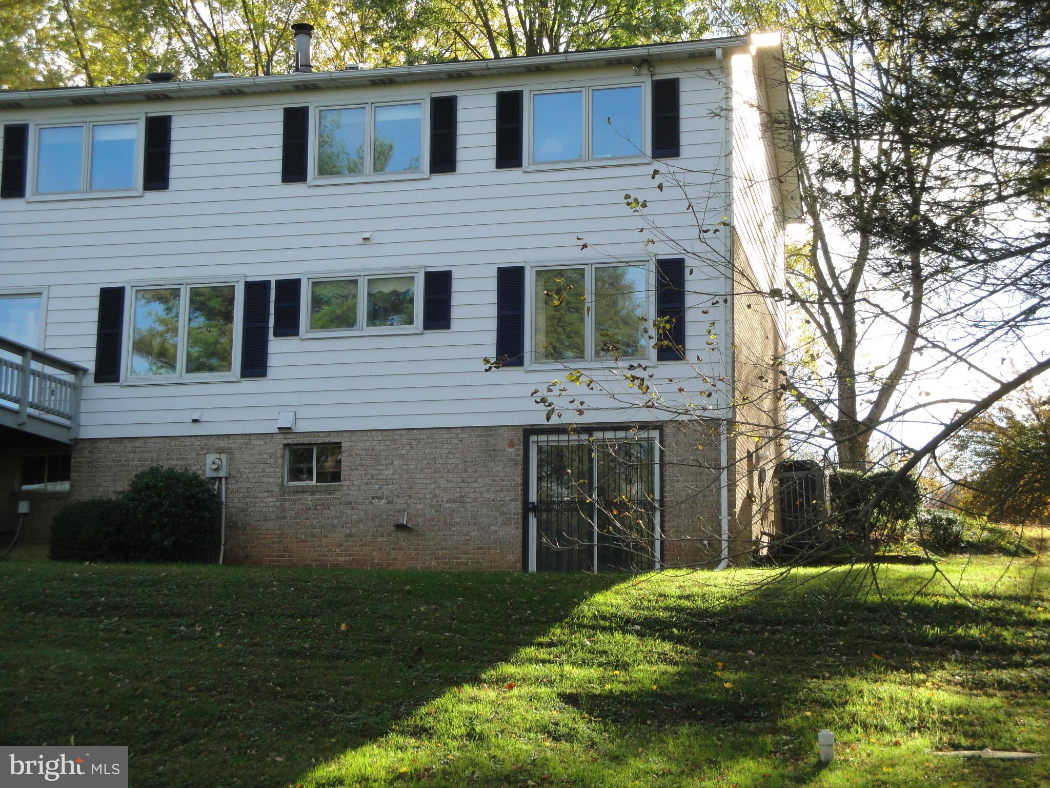 8310 Riding Ridge Place McLean, VA 22102 - Photo 6 of 6 Exterior (Rear)