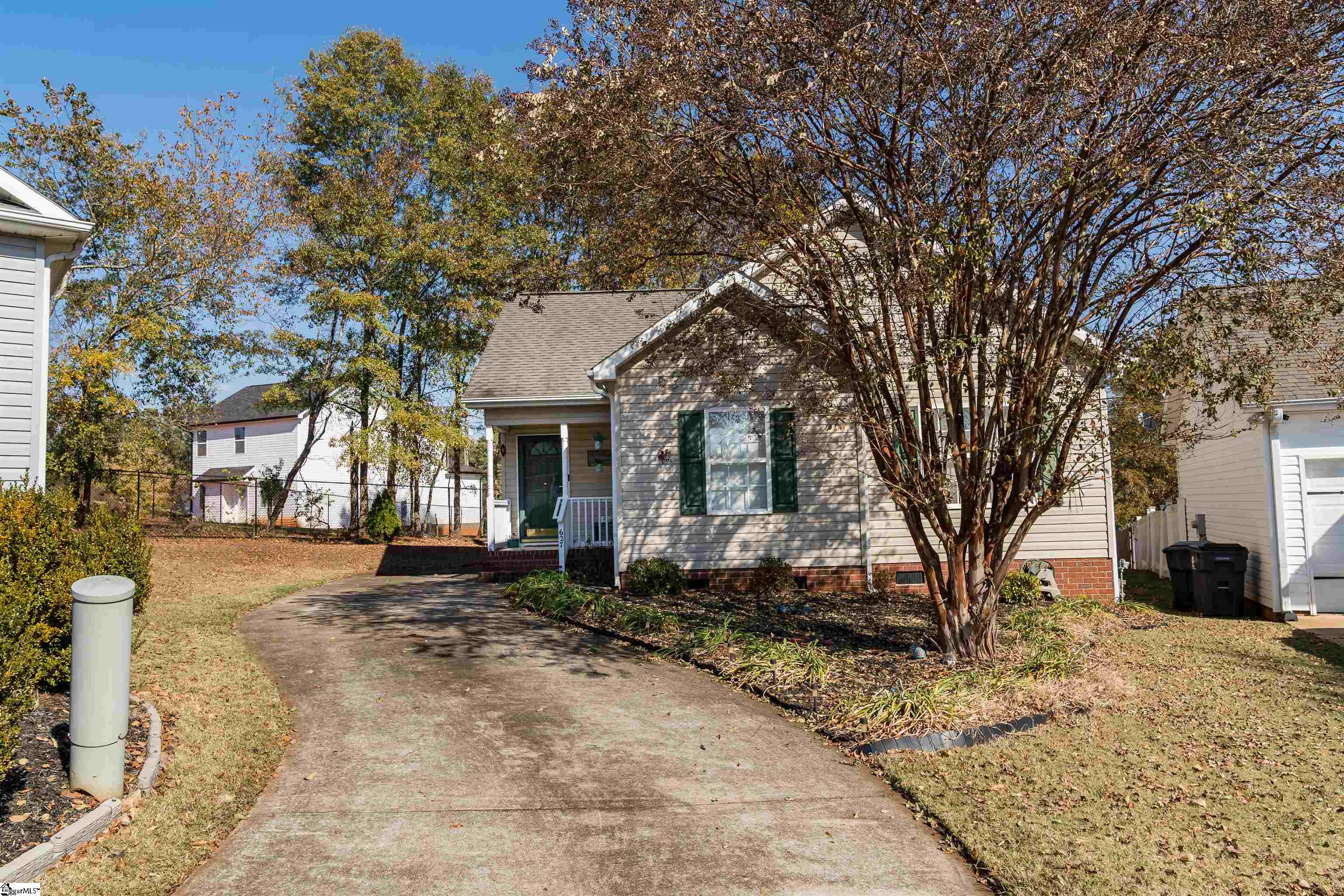627 Ezra Court Inman, SC 29349 - Photo 3 of 26 Gallery Image 3