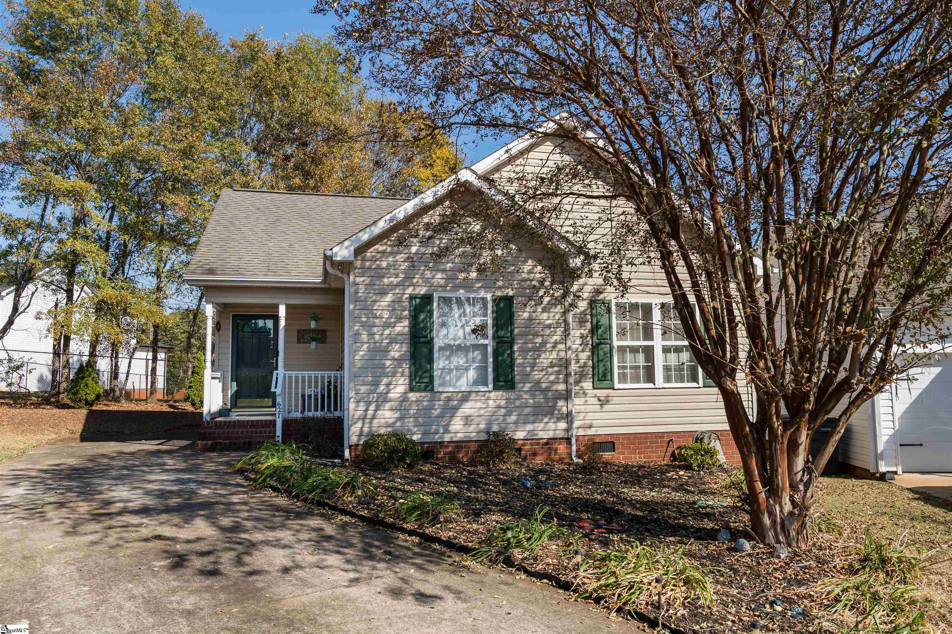627 Ezra Court Inman, SC 29349 - Photo 4 of 26 Gallery Image 4
