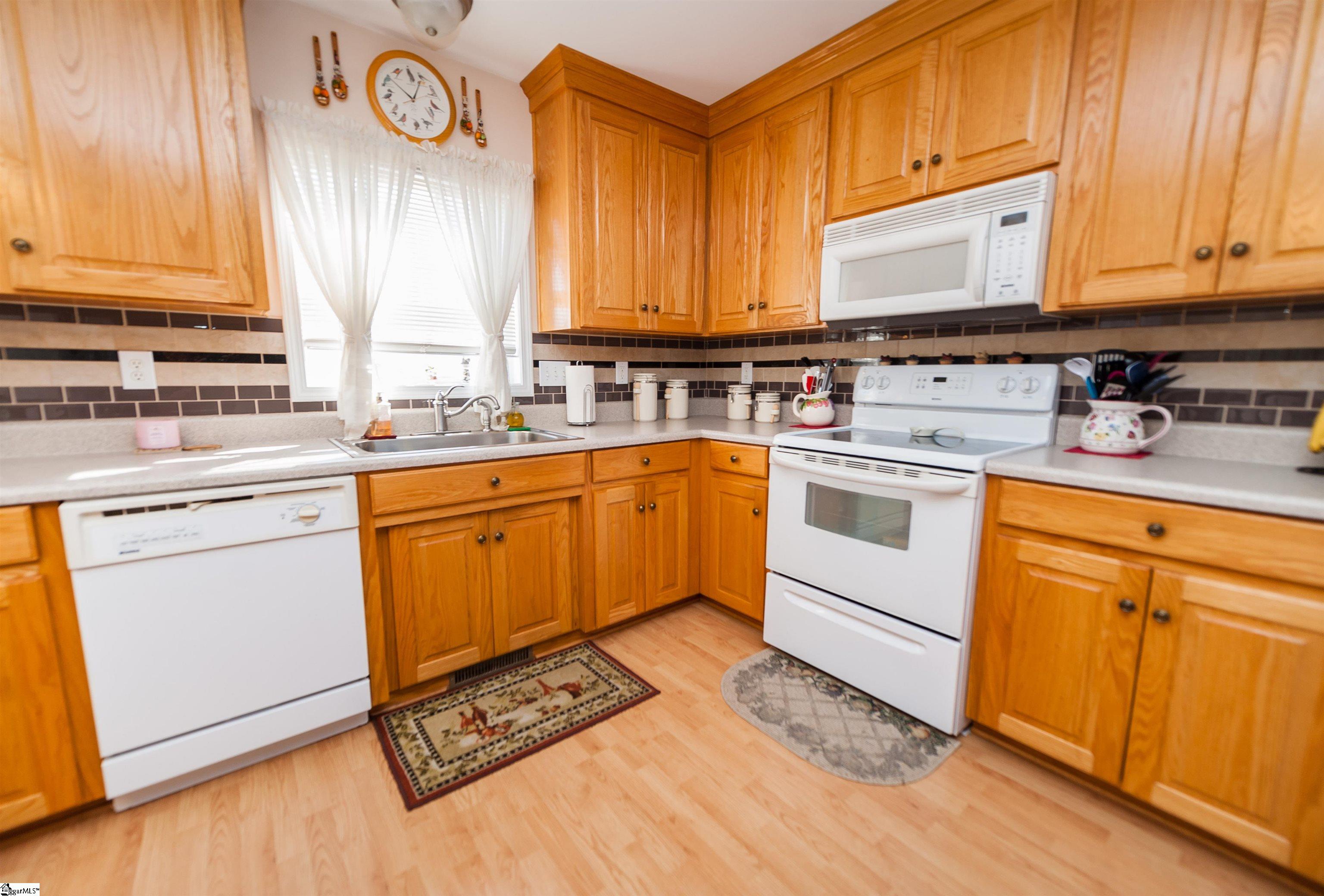 627 Ezra Court Inman, SC 29349 - Photo 10 of 26 Gallery Image 10