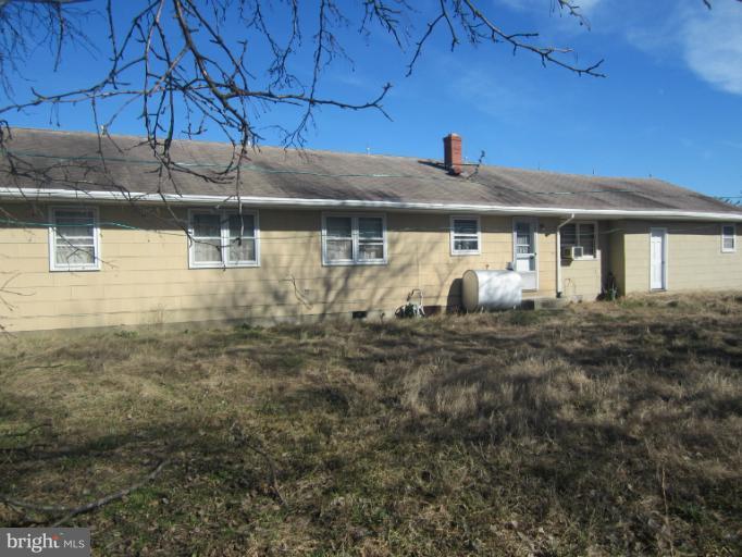 Exterior (Rear)