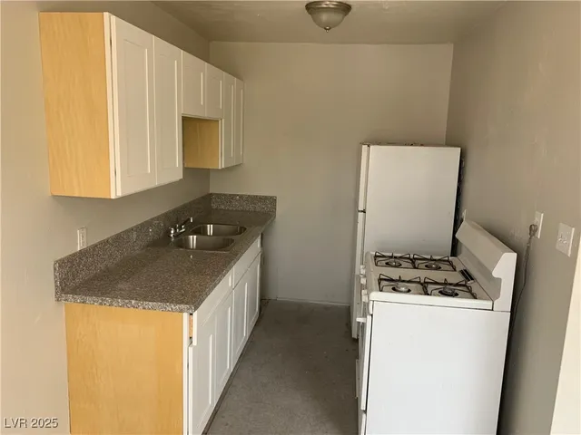 $795 | 230 West Boston Avenue, Unit 7, Las Vegas, NV 89102