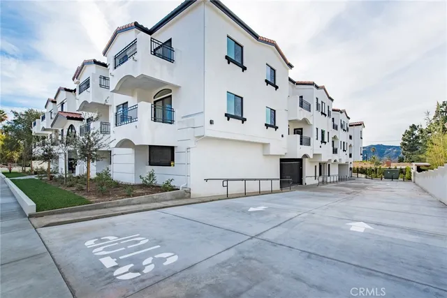 a view of multiple building