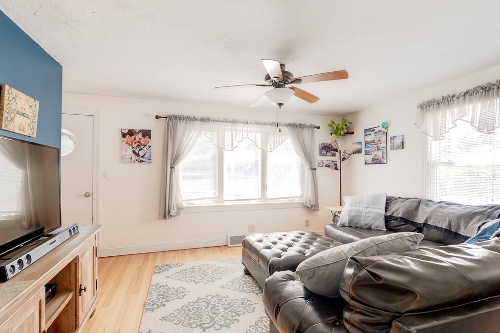 21 Arnold Road Sturbridge, MA 01518 - Photo 11 of 20