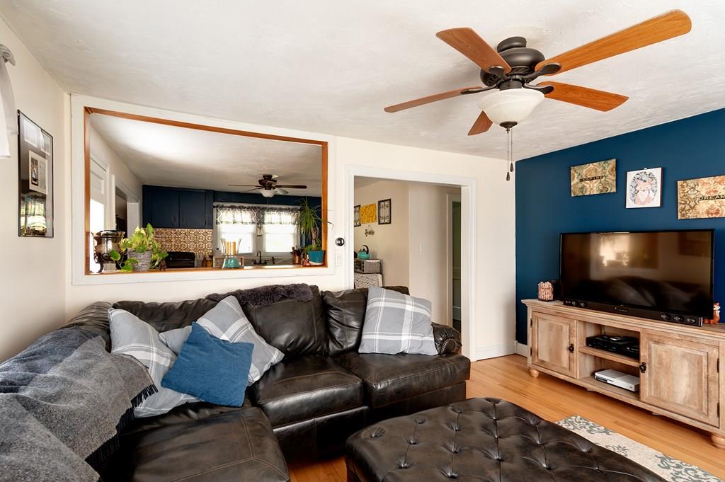 21 Arnold Road Sturbridge, MA 01518 - Photo 12 of 20