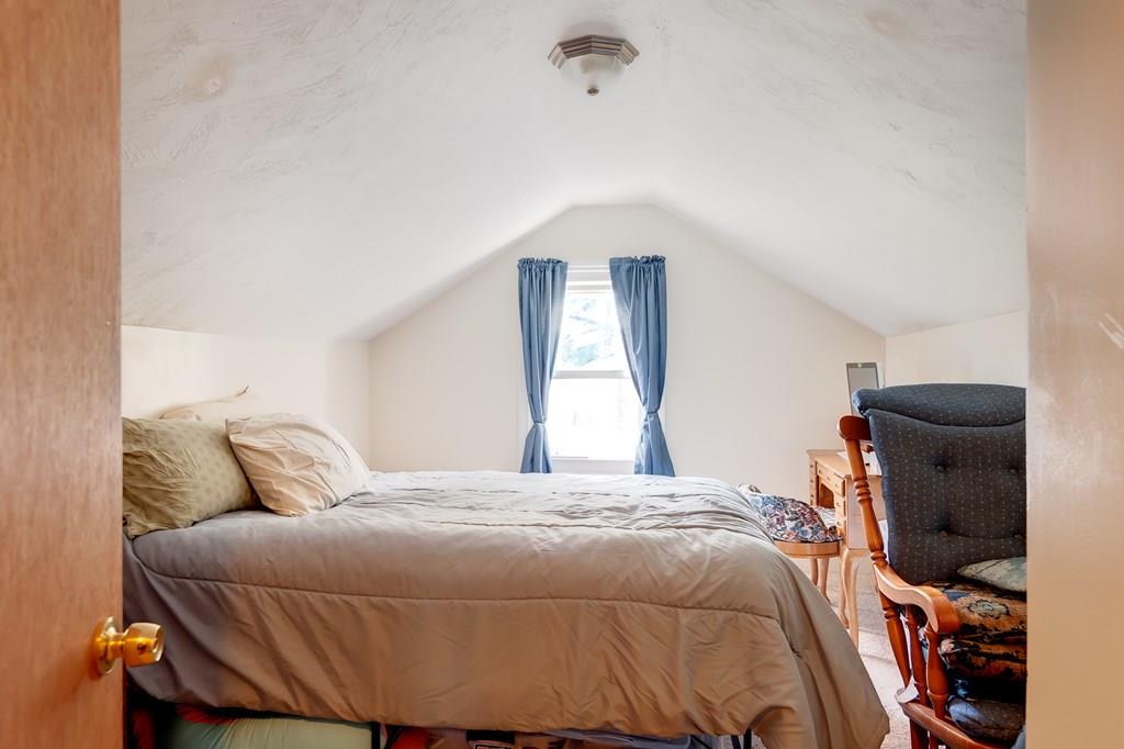 21 Arnold Road Sturbridge, MA 01518 - Photo 8 of 20