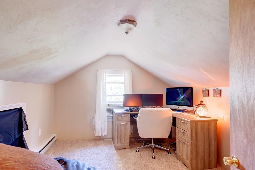 21 Arnold Road Sturbridge, MA 01518 - Photo 9 of 20