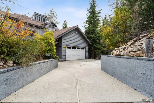 $850,000 | 892 Nadelhorn Drive, Lake Arrowhead, CA 92352