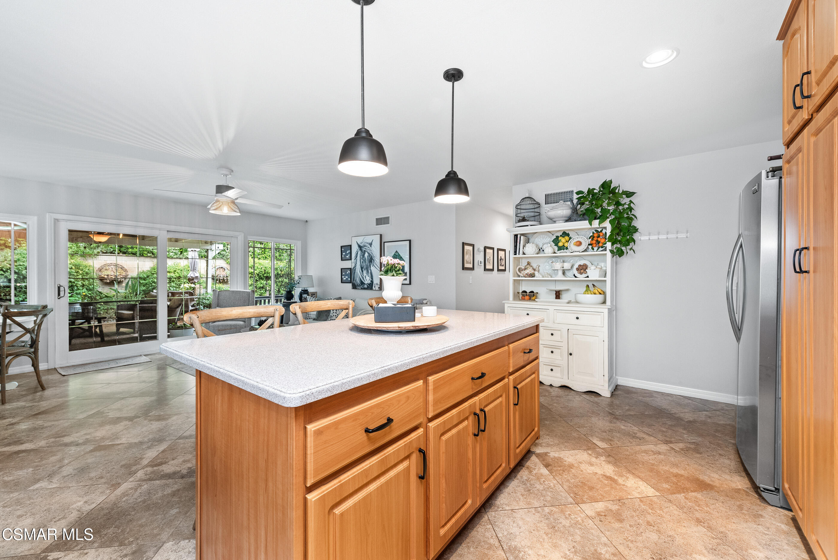 3969 Bayside Street Simi Valley, CA 93063 - Photo 13 of 37 3969 Bayside St Simi Valley-13