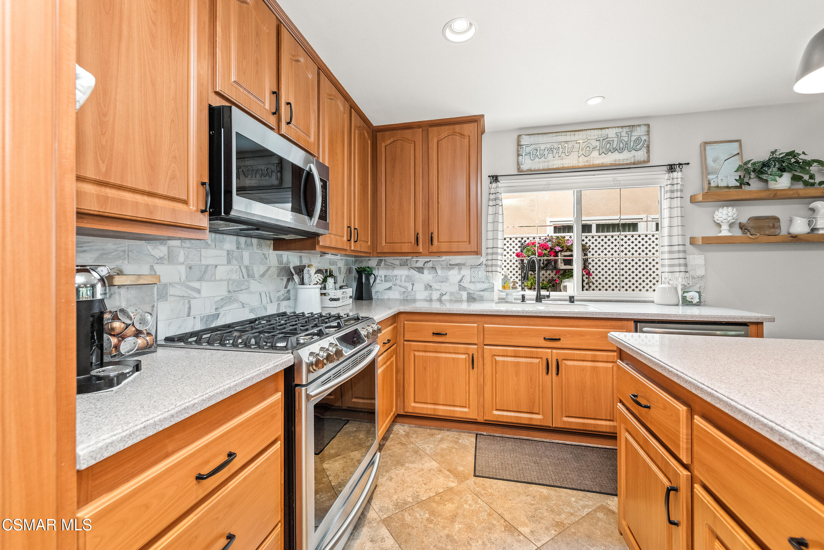 3969 Bayside Street Simi Valley, CA 93063 - Photo 18 of 37 3969 Bayside St Simi Valley-18