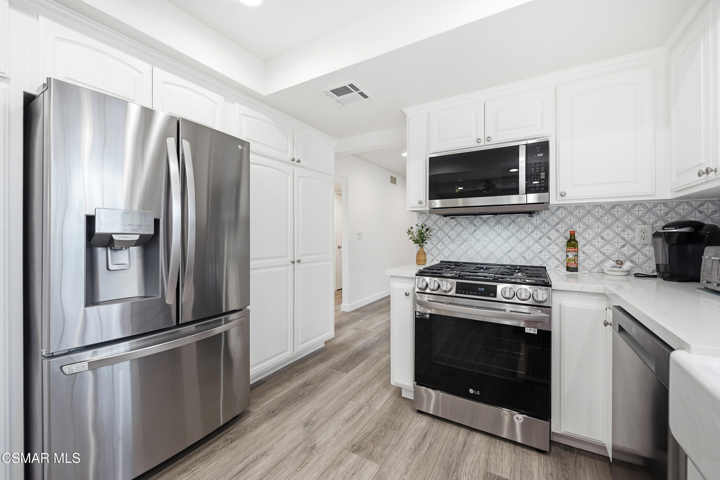 3598 Scofield Avenue Simi Valley, CA 93063 - Photo 21 of 86 3598 Scofield Ave Simi Valley-25