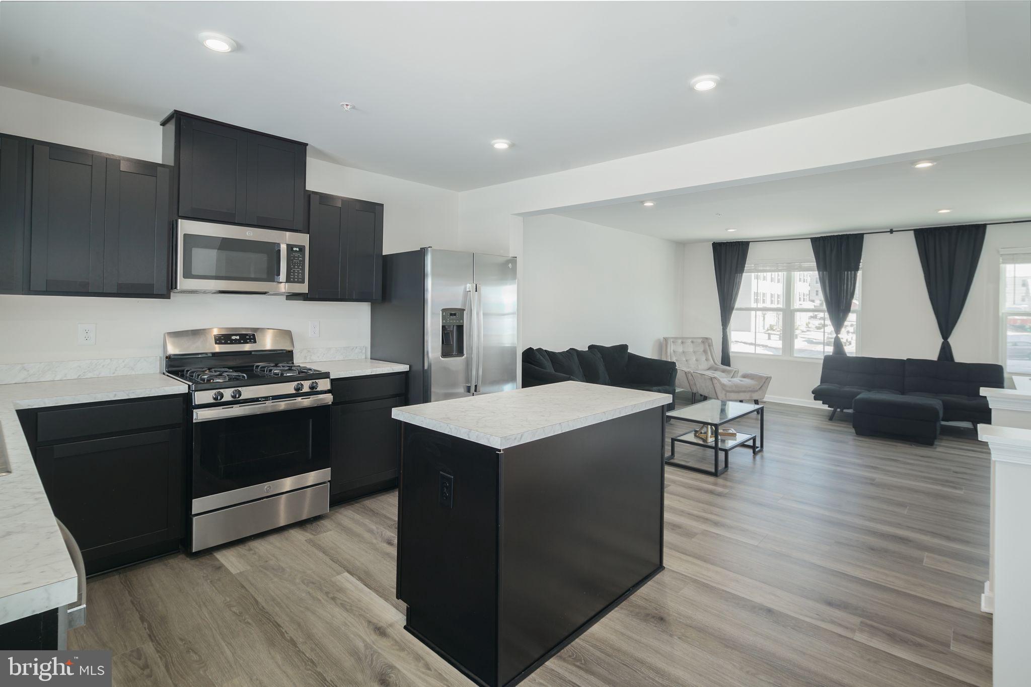 2130 Cross Country Road Northampton, PA 18067 - Photo 2 of 30 Gallery Image 2