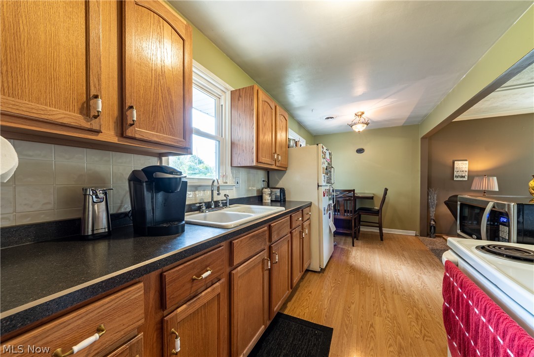 1652 Hubbard Road Madison, OH 44057 - Photo 13 of 29