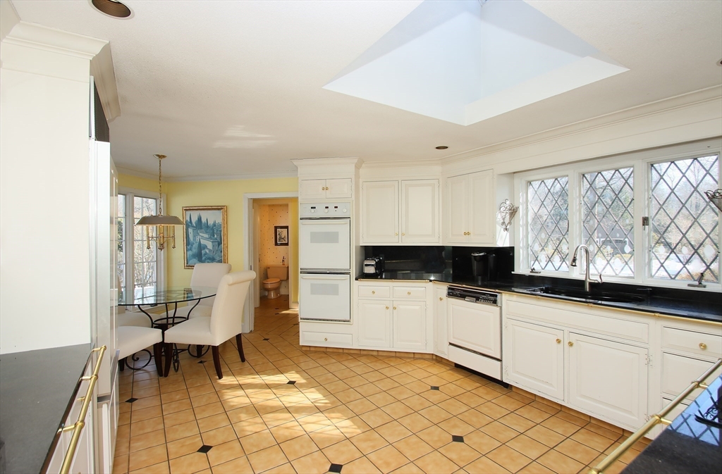 74 Prynne Ridge Road Longmeadow, MA 01106 - Photo 11 of 42