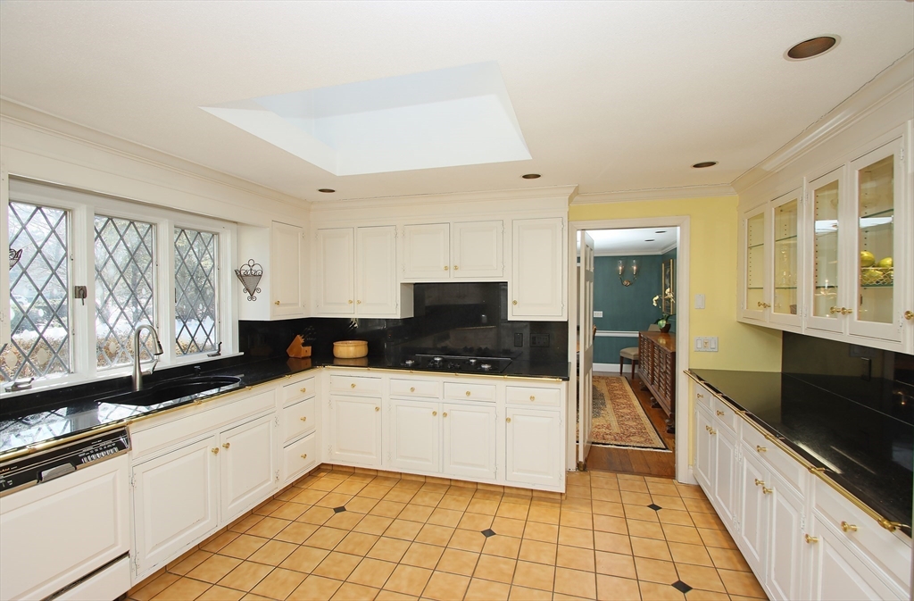 74 Prynne Ridge Road Longmeadow, MA 01106 - Photo 13 of 42