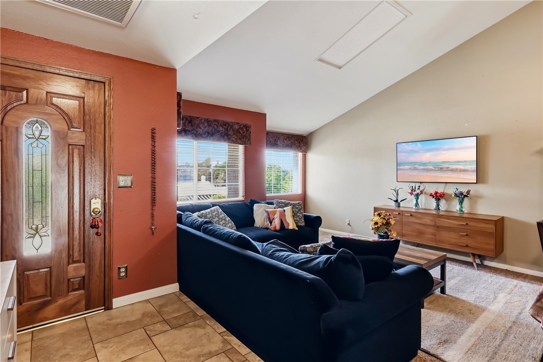 6691 Orangewood Road Highland, CA 92346 - Photo 9 of 71