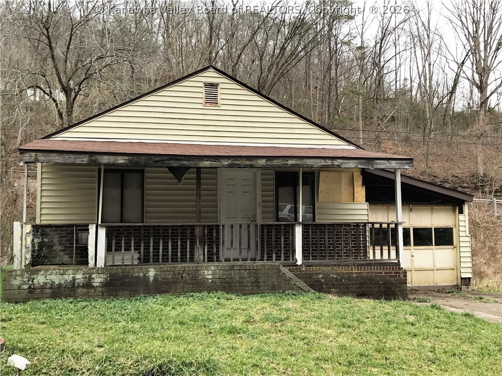 4514 Victoria Road Charleston, WV 25313 - Photo 4 of 22 Gallery Image 4