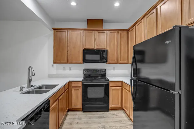 $1,800 | 5915 Pavilion Drive, Jacksonville, FL 32258