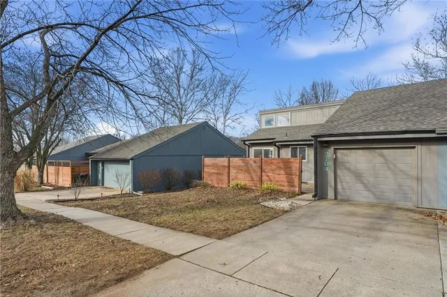 $245,000 | 2704 University Drive, Lawrence, KS 66049