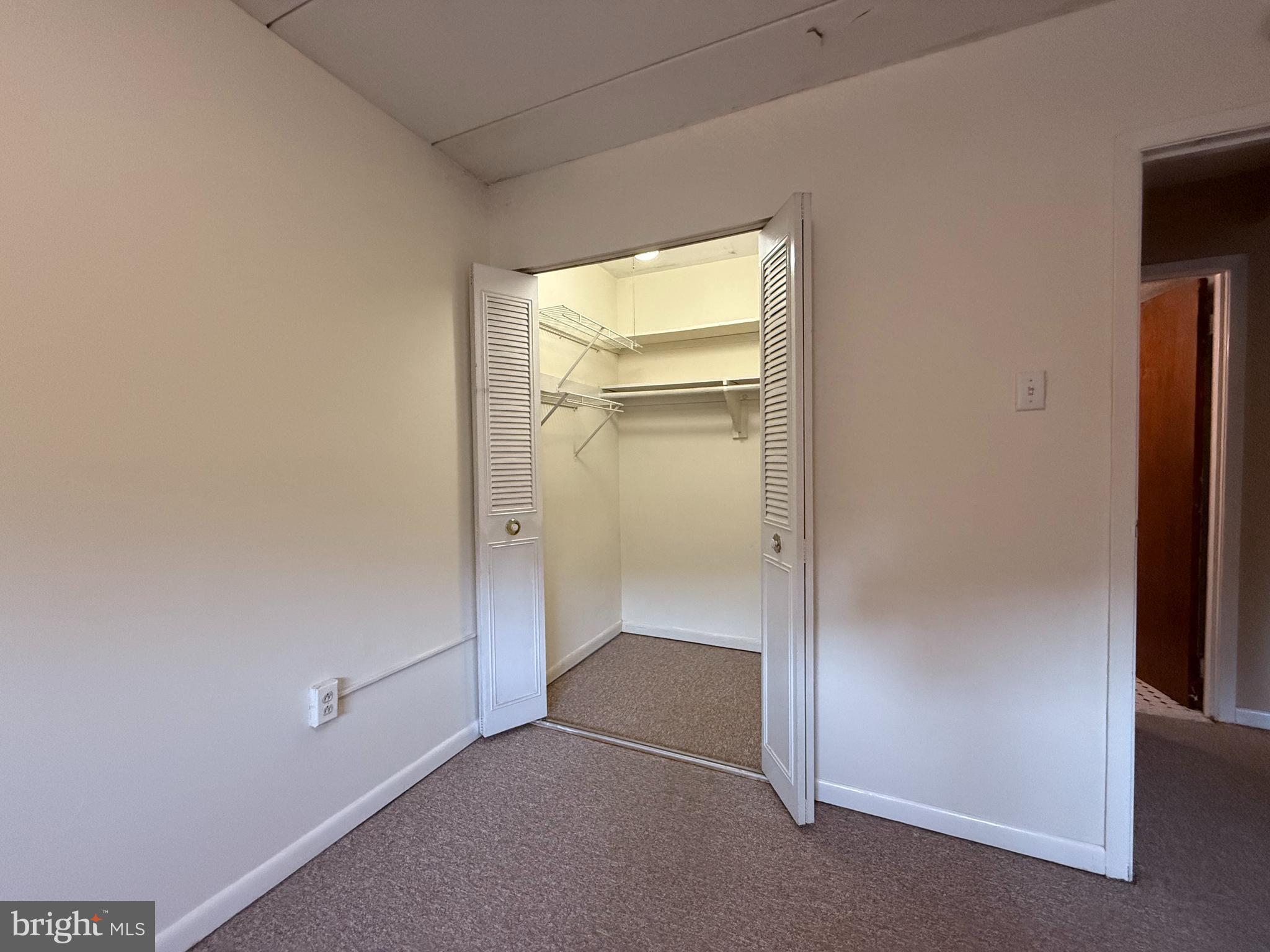 400 Glendale Road, Unit 23 Havertown, PA 19083 - Photo 11 of 12 a view of an empty room and a window