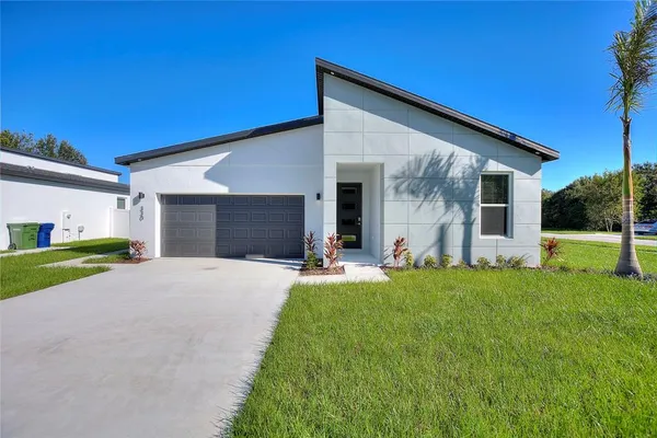 $2,400 | 330 Royal Palm Way, Winter Haven, FL 33881