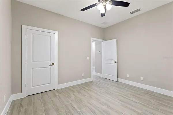 $2,400 | 330 Royal Palm Way, Winter Haven, FL 33881