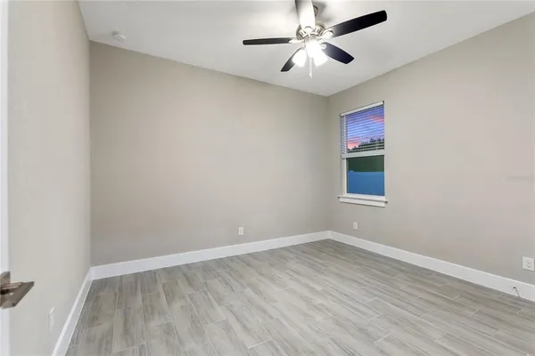 $2,400 | 330 Royal Palm Way, Winter Haven, FL 33881
