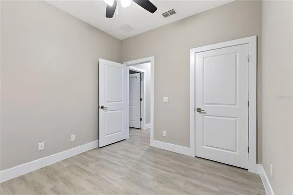 $2,400 | 330 Royal Palm Way, Winter Haven, FL 33881