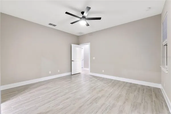 $2,400 | 330 Royal Palm Way, Winter Haven, FL 33881