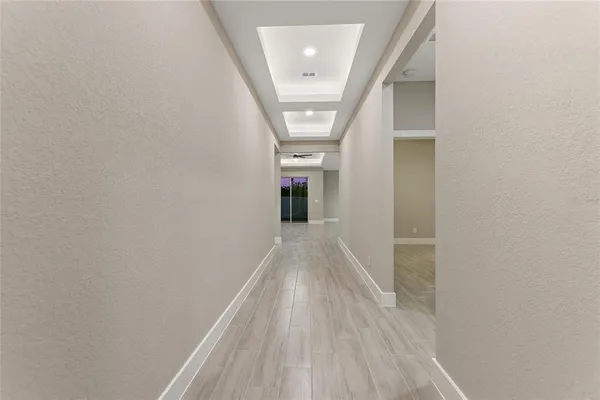 $2,400 | 330 Royal Palm Way, Winter Haven, FL 33881