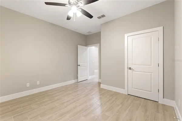 $2,400 | 330 Royal Palm Way, Winter Haven, FL 33881