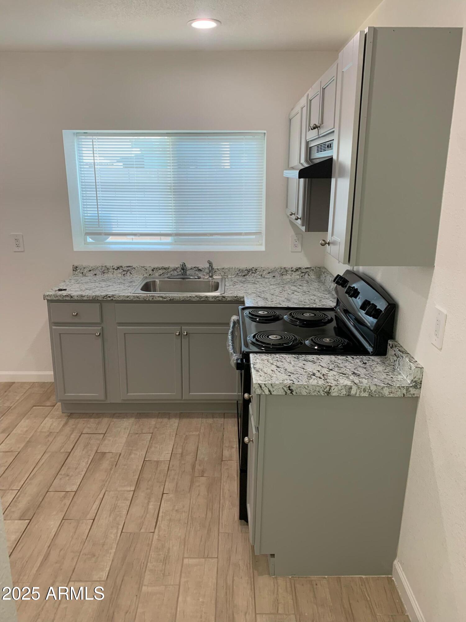 1759 West Hadley Street, Unit C Phoenix, AZ 85007 - Photo 3 of 7 image2