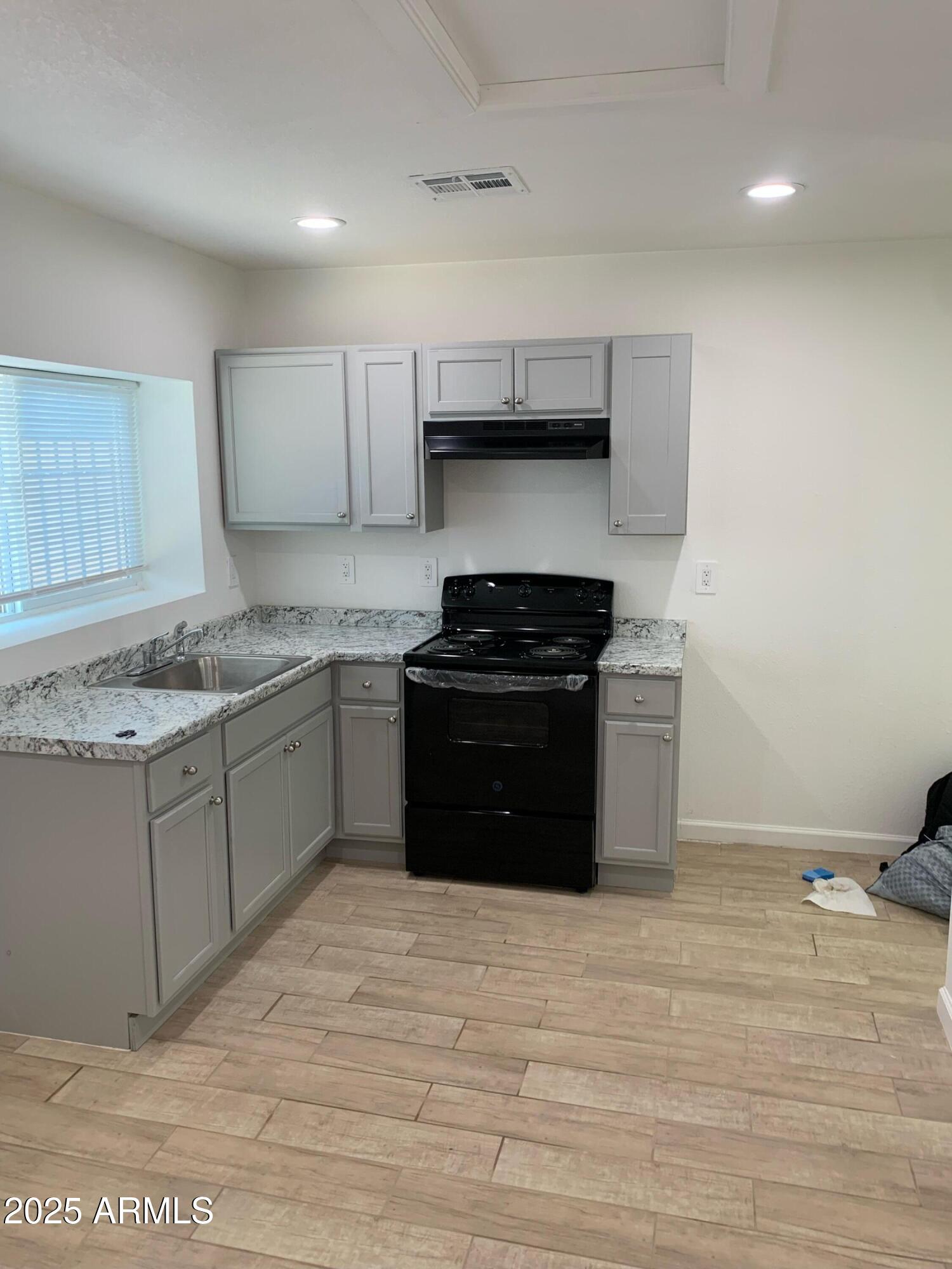 1759 West Hadley Street, Unit C Phoenix, AZ 85007 - Photo 4 of 7 image3