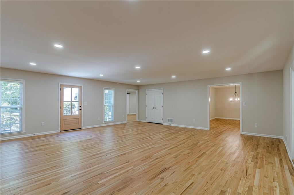 4296 Huntington Circle Atlanta, GA 30338 - Photo 7 of 46