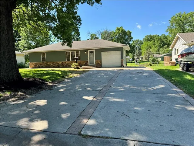 $235,000 | 1401 Northeast 67th Street, Gladstone, MO 64118