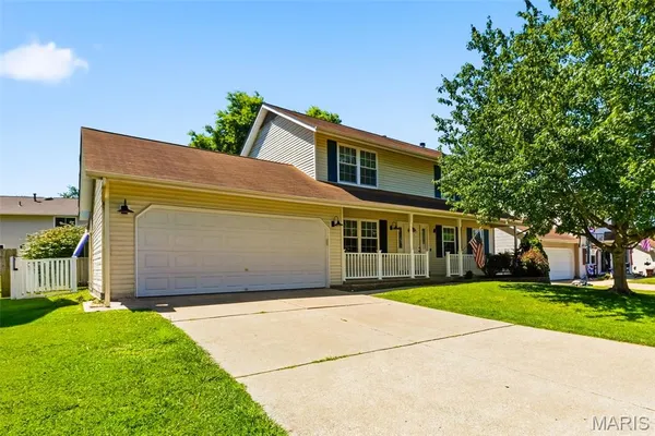 $365,000 | 807 Amanda Drive, St. Peters, MO 63376
