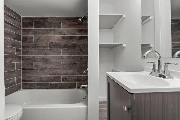 $439,000 | 275 Western Avenue South, St. Paul, MN 55102